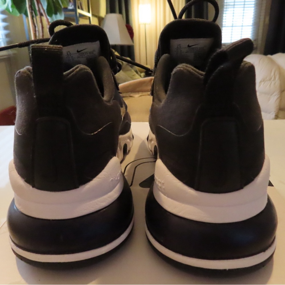 Nike Air Max 270 React BRAND NEW size 8.5 - Picture 8 of 10